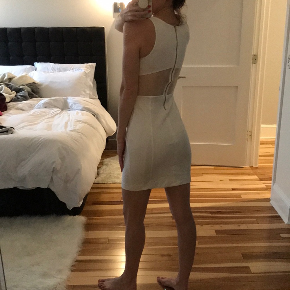 Elegant but sexy white mini dress!